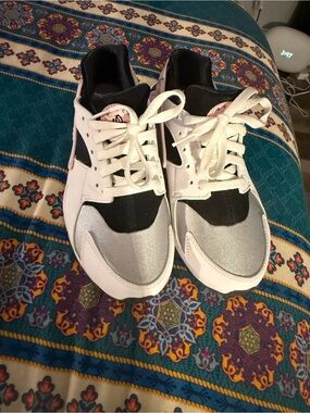 Nike Hurache Run "Grey Fog Pink Foam"
